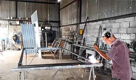 Seu Último na serralheria